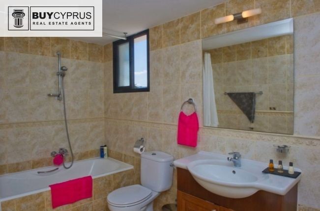 Image No.12-2 Bed Villa for sale