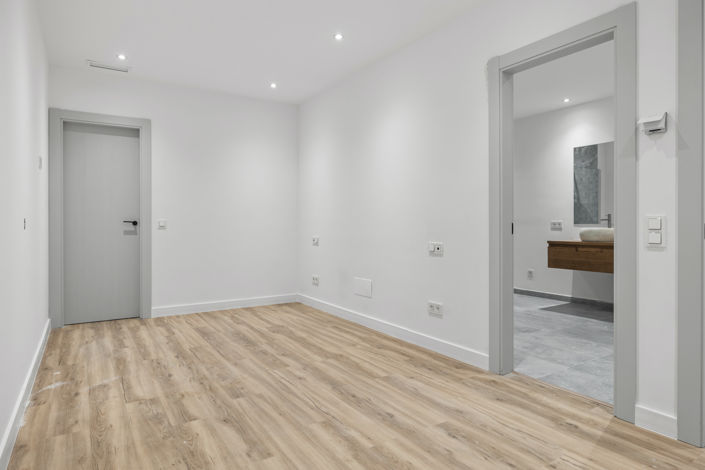 Image No.18-5 Bed Villa for sale