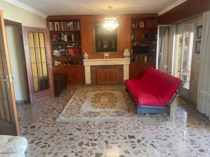 Image No.18-4 Bed Apartment for sale