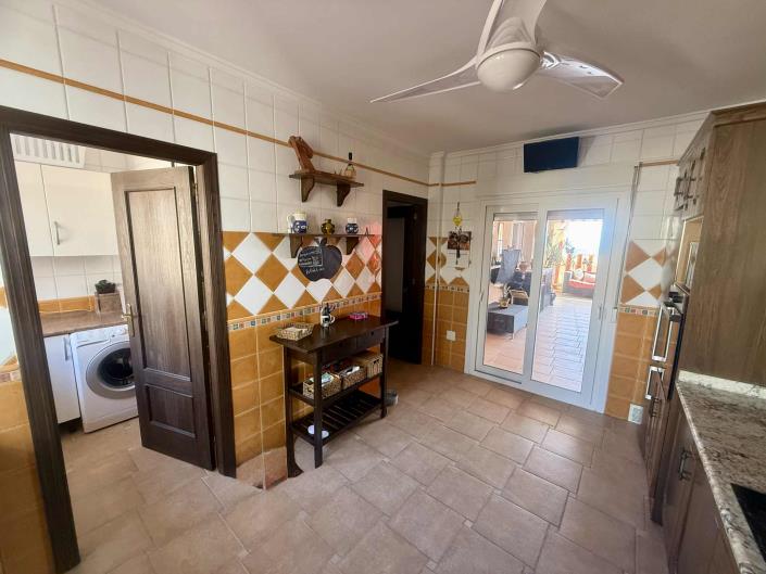 Image No.14-3 Bed Villa / Detached for sale