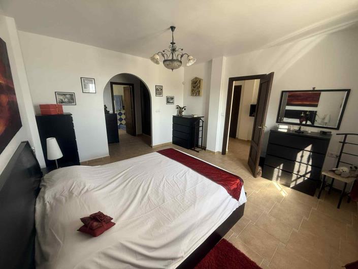 Image No.37-3 Bed Villa / Detached for sale