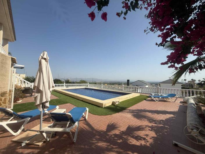 Image No.43-3 Bed Villa / Detached for sale