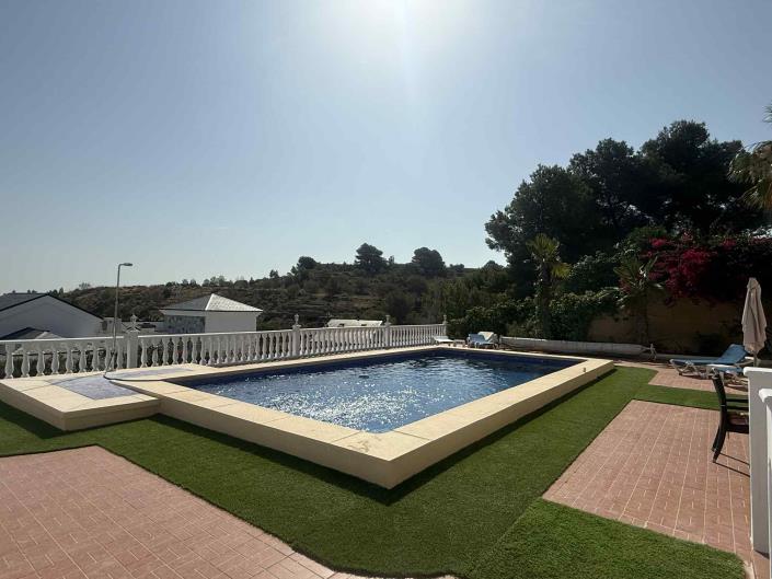 Image No.45-3 Bed Villa / Detached for sale