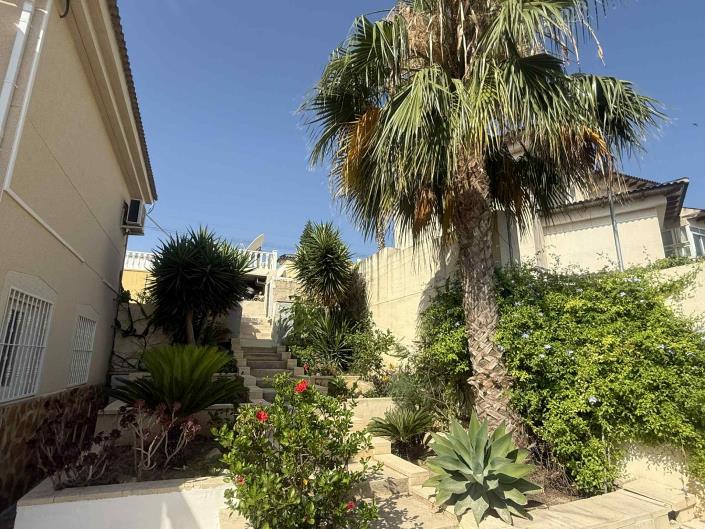 Image No.46-3 Bed Villa / Detached for sale