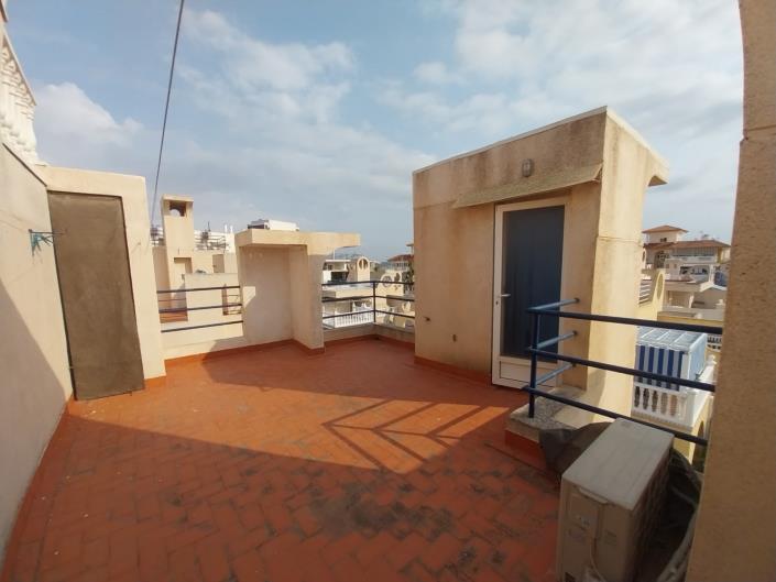 Image No.16-2 Bed Townhouse for sale