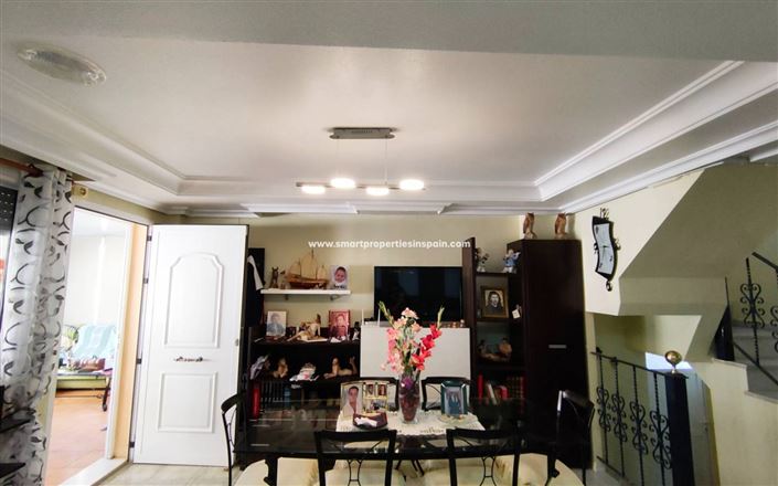 Image No.12-3 Bed Townhouse for sale