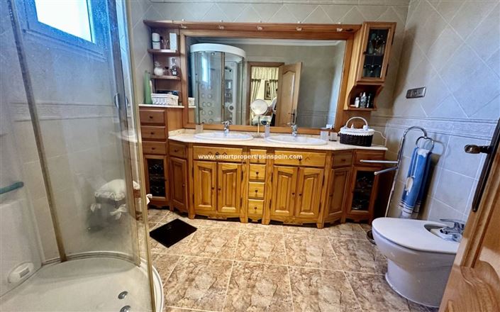 Image No.18-5 Bed Villa for sale