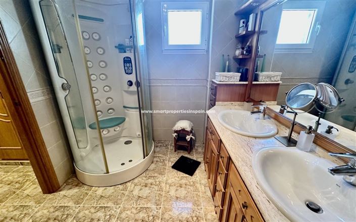 Image No.19-5 Bed Villa for sale