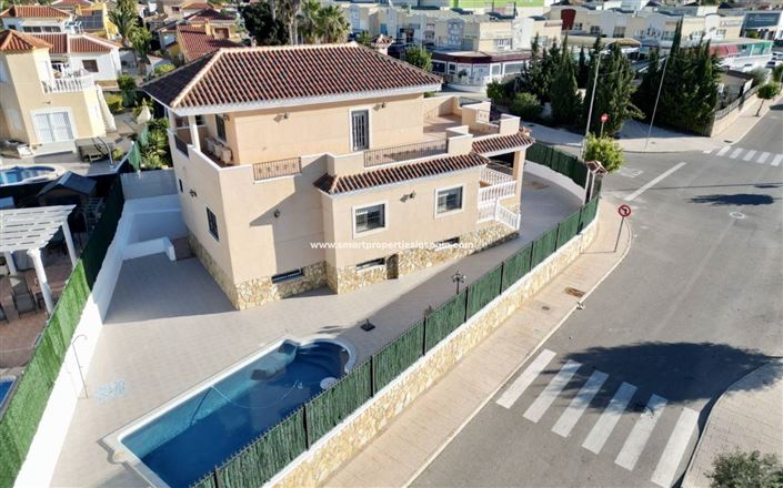 Image No.36-5 Bed Villa for sale