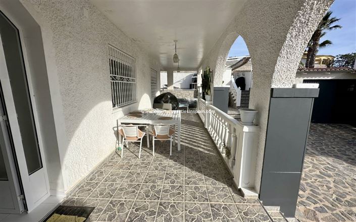 Image No.32-4 Bed Villa for sale