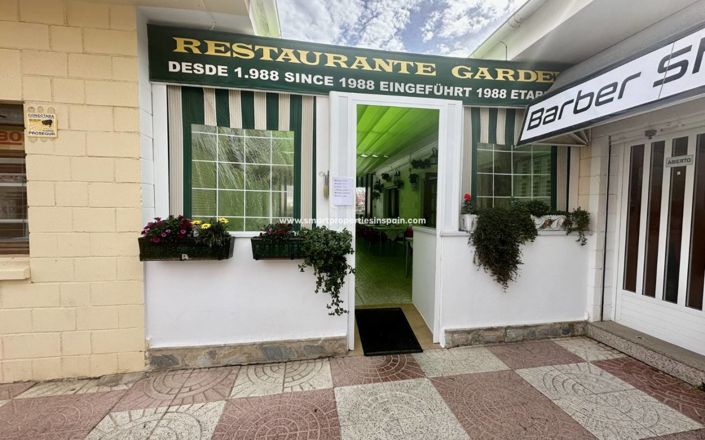 Image No.2-Commercial de 1 chambre à vendre à La Marina