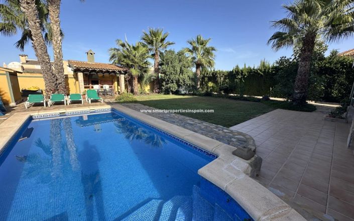 Image No.2-6 Bed Villa for sale