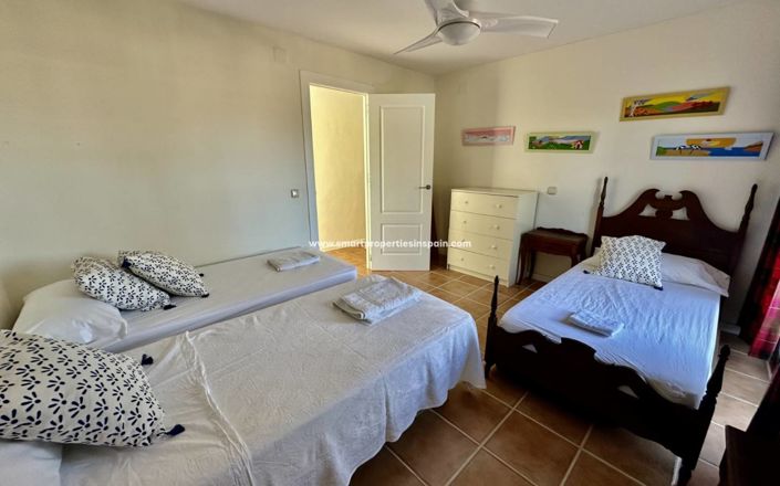 Image No.20-6 Bed Villa for sale