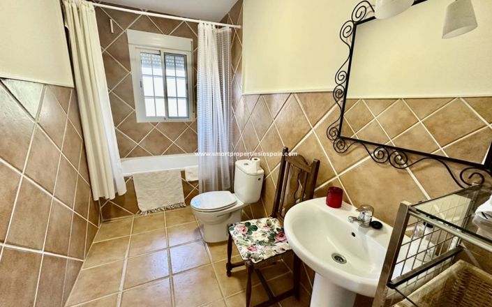 Image No.21-6 Bed Villa for sale