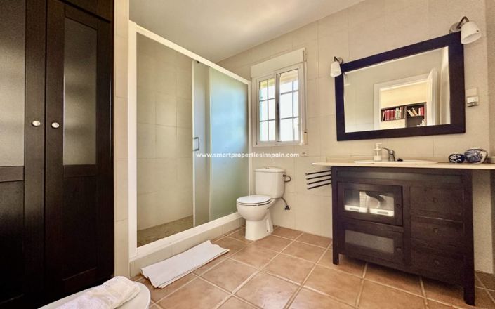 Image No.27-6 Bed Villa for sale