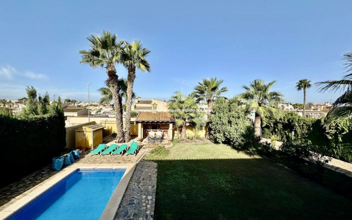 Image No.30-6 Bed Villa for sale