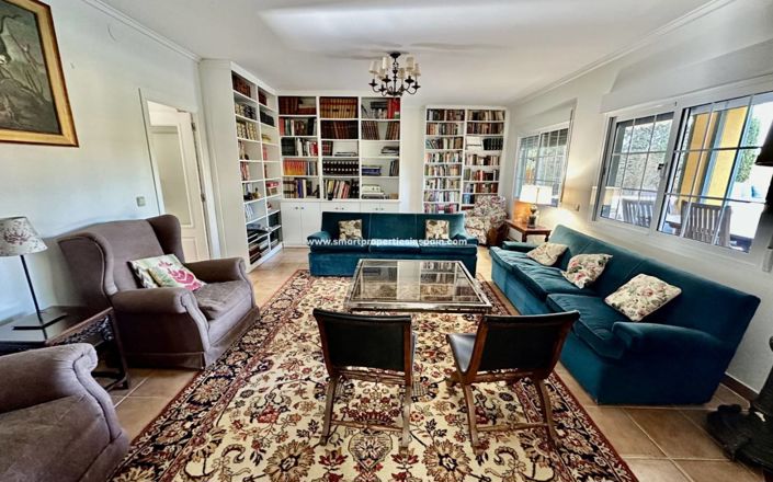 Image No.4-6 Bed Villa for sale