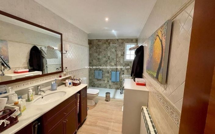 Image No.16-7 Bed Villa for sale