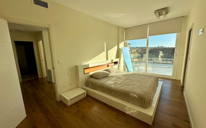 Image No.23-4 Bed Villa for sale