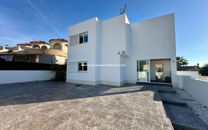 Image No.32-4 Bed Villa for sale