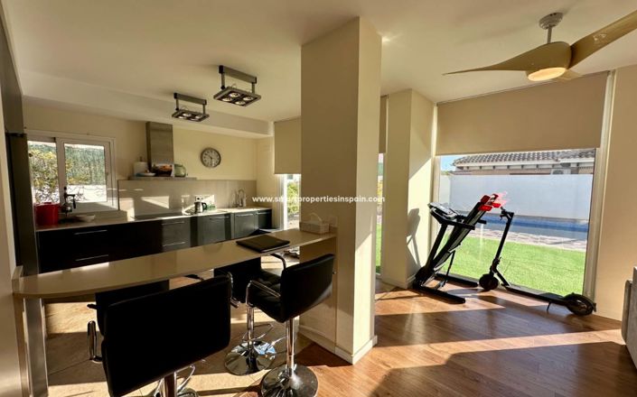 Image No.5-4 Bed Villa for sale