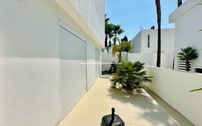 Image No.25-3 Bed Villa for sale