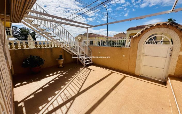 Image No.11-3 Bed Townhouse for sale