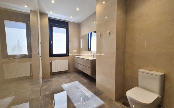 Image No.7-7 Bed Villa for sale