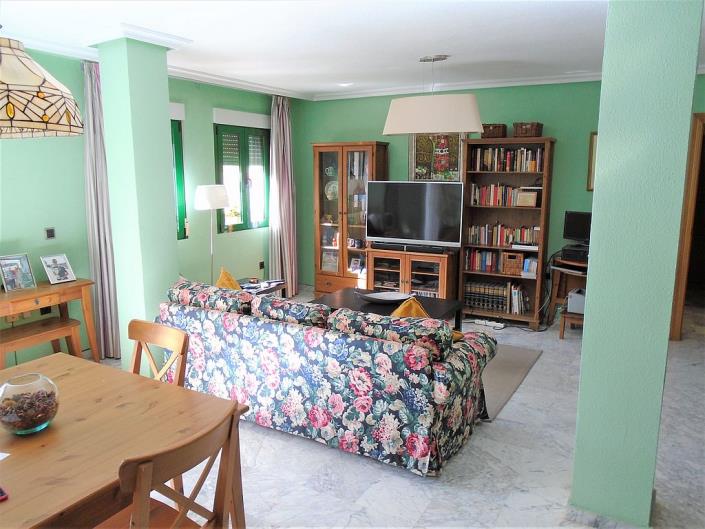 Image No.4-4 Bed Apartment for sale