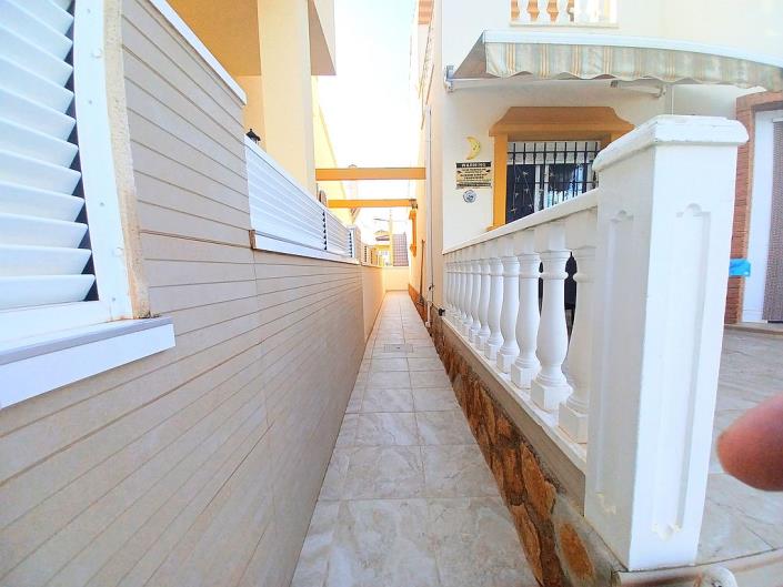 Image No.9-3 Bed Villa / Detached for sale