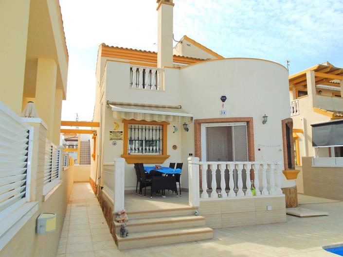 Image No.38-3 Bed Villa / Detached for sale
