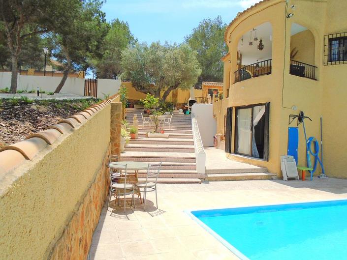 Image No.2-Villa / Détaché de 6 chambres à vendre à Las Filipinas