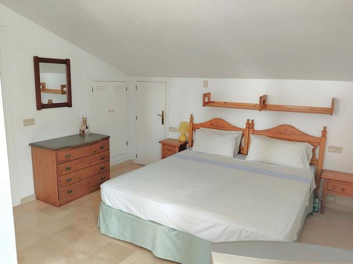 Image No.14-3 Bed Townhouse for sale