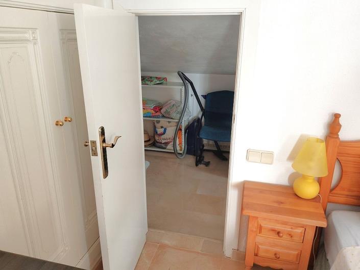 Image No.17-3 Bed Townhouse for sale