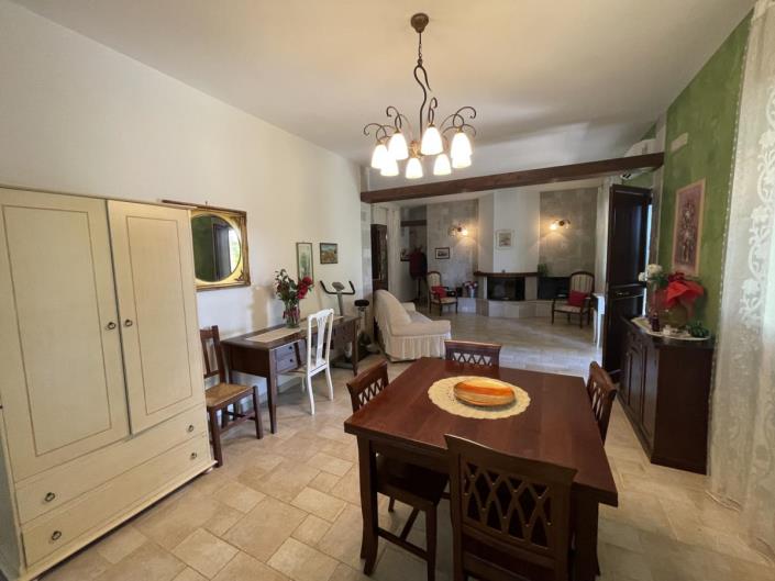 Image No.40-8 Bed Villa for sale