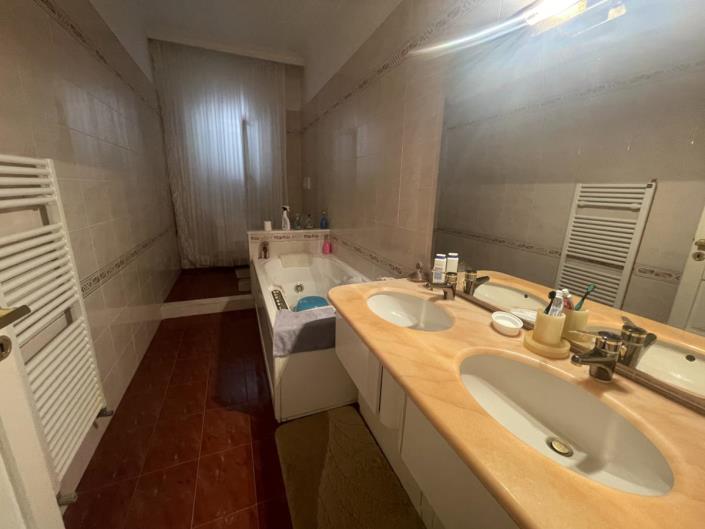 Image No.30-4 Bed Villa for sale