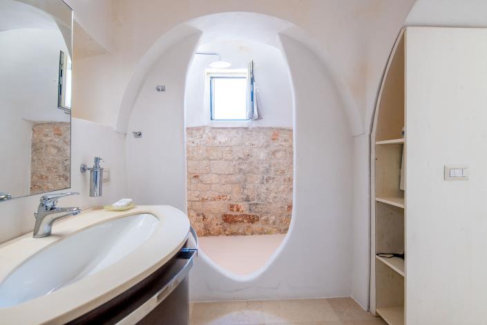 Image No.48-4 Bed Trullo for sale