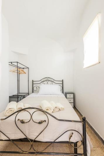 Image No.48-2 Bed Villa for sale