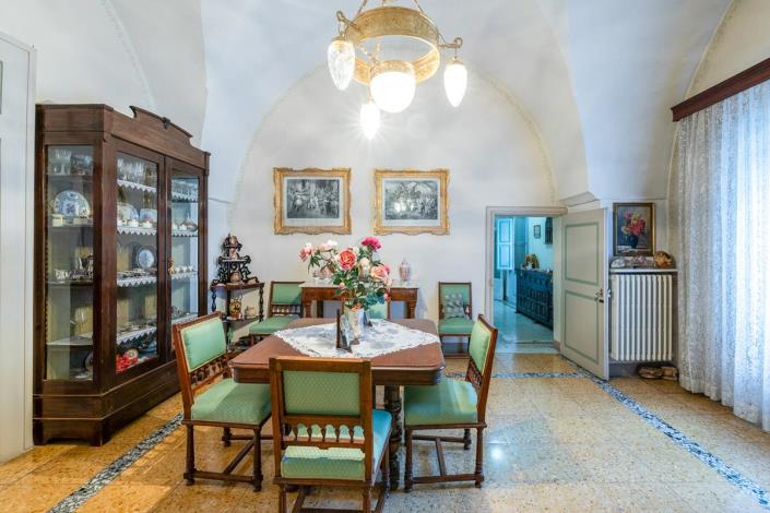 Image No.23-4 Bed House for sale