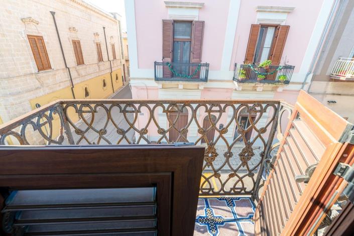 Image No.28-4 Bed House for sale