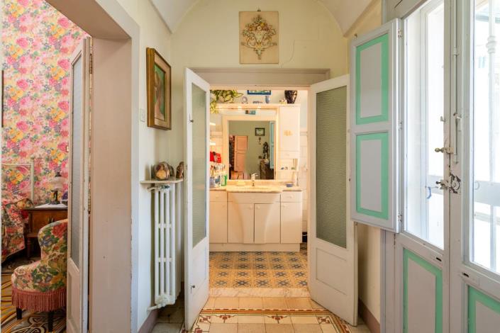 Image No.30-4 Bed House for sale