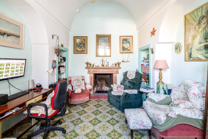 Image No.40-4 Bed House for sale