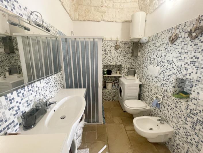 Image No.9-1 Bed Townhouse for sale