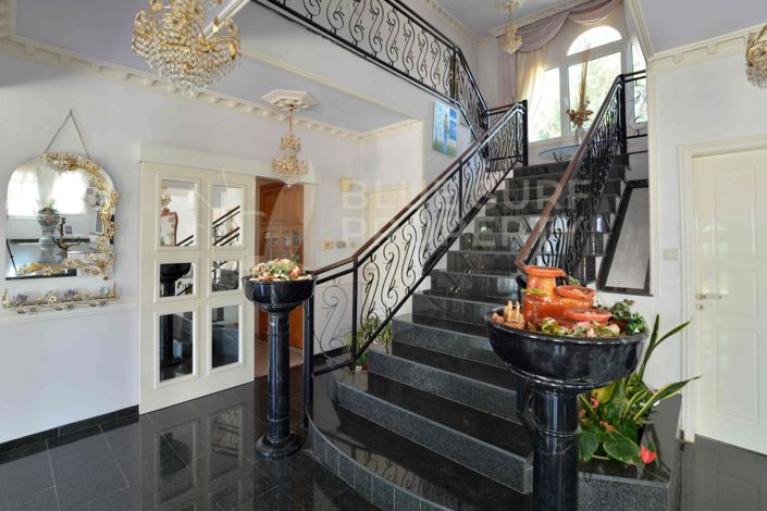 Image No.20-5 Bed Villa for sale