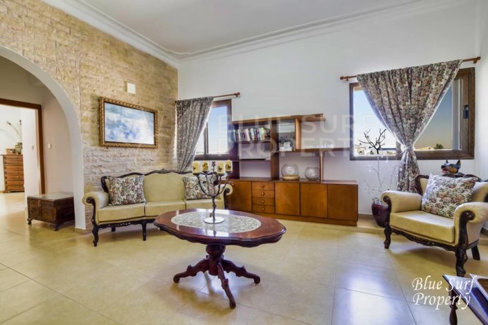 Image No.24-Villa de 21 chambres à vendre à Deryneia