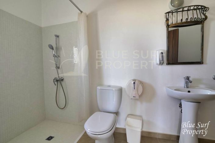 Image No.45-Villa de 21 chambres à vendre à Deryneia