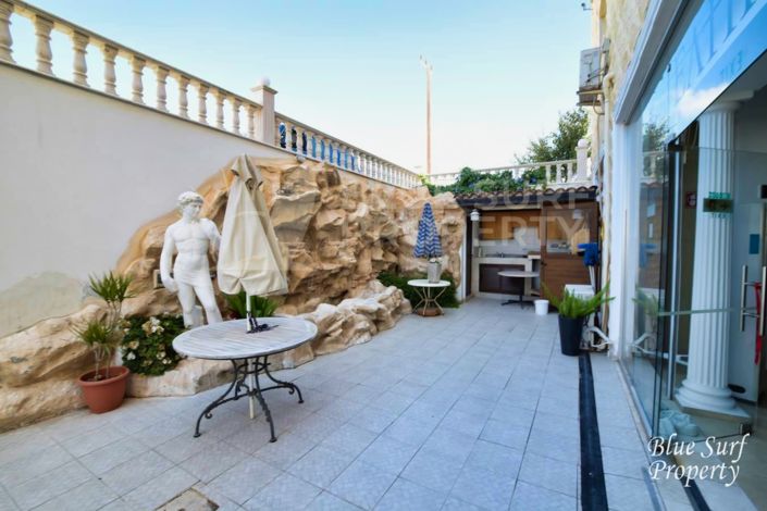 Image No.7-Villa de 21 chambres à vendre à Deryneia