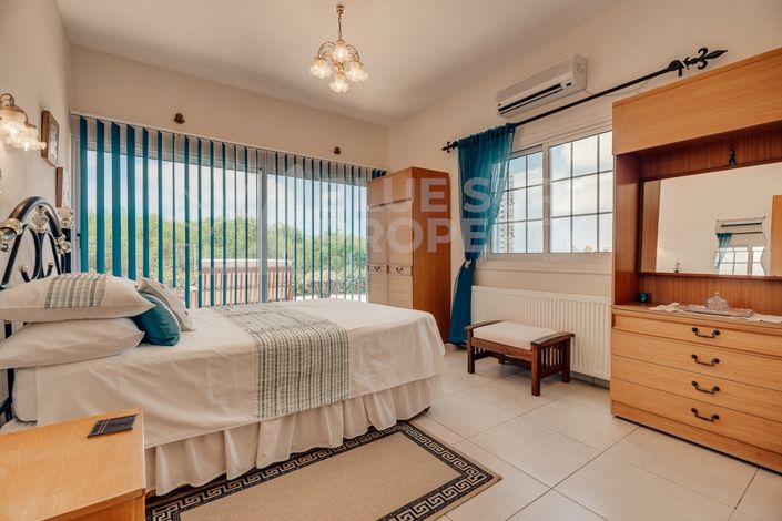 Image No.11-4 Bed Villa for sale