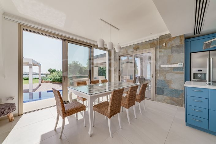 Image No.7-Villa de 5 chambres à vendre à Ayia Triada