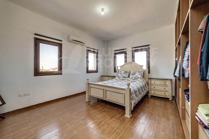 Image No.13-Villa de 4 chambres à vendre à Frenaros